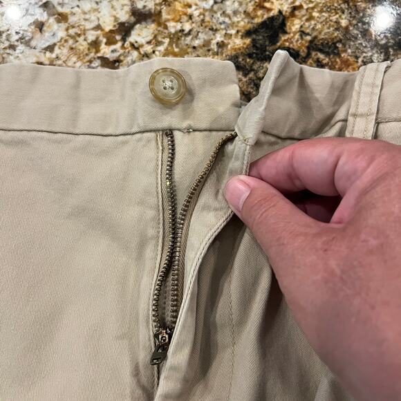 Old Navy Men's Khaki/Tan Ultimate Slim Shorts - SIZE 40 - Picture 6 of 9